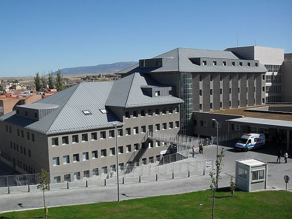 El servicio de urgencias del Hospital de Segovia pide tranquilidad y asegura que el tiempo de atención es el adecuado